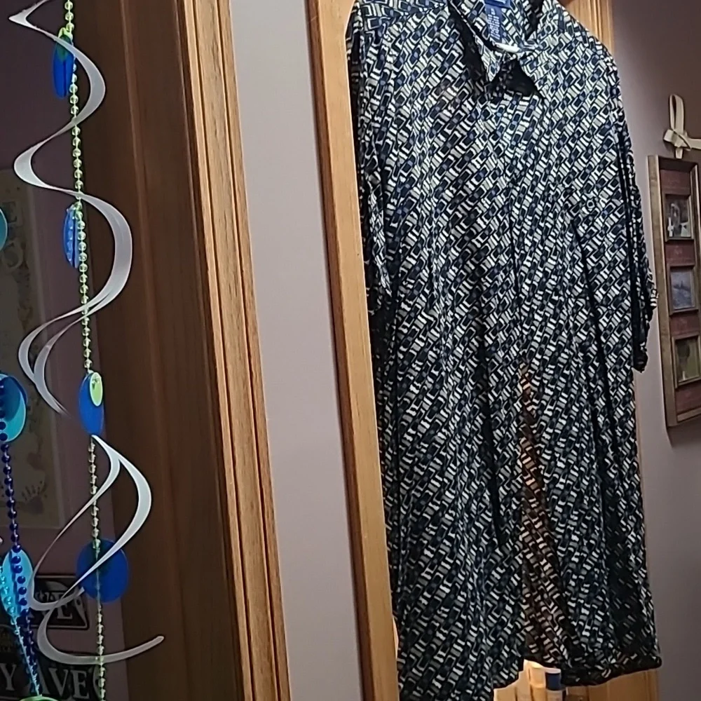 Men's Short Sleeve Button Down Shirt - Picture 1 of 5